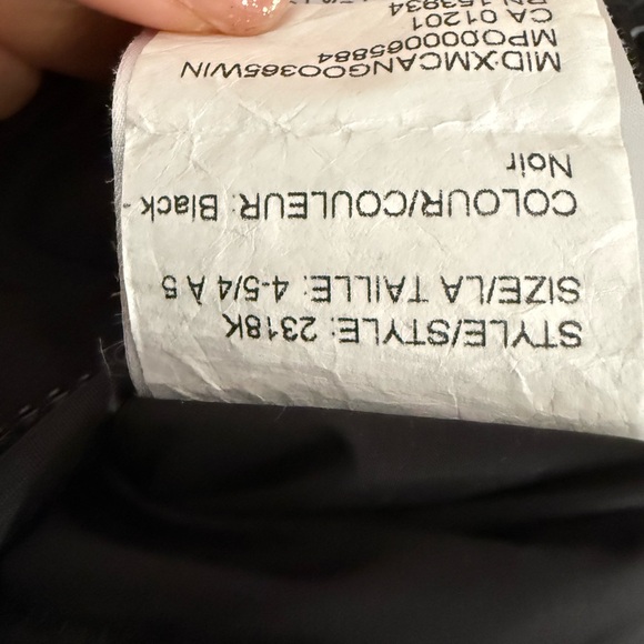 Auth. Canada Goose Kids Grizzly Snowsuit 4-5T❄️ - Picture 5 of 5